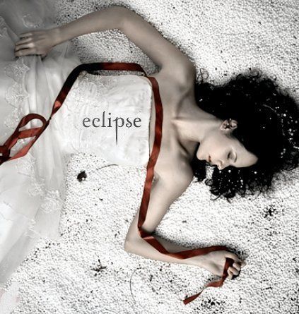 eclipse-the-twilight-saga-eclipse-movie-7264621-423-445.jpg